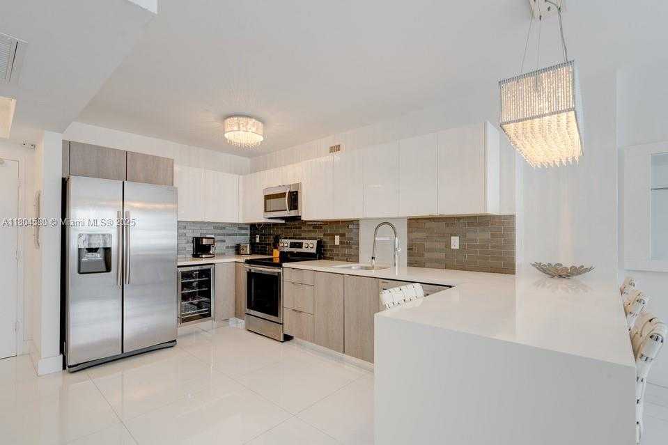Small Image of 100 LINCOLN RD #614, Miami Beach Number 5