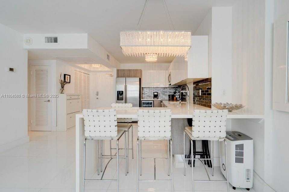 Small Image of 100 LINCOLN RD #614, Miami Beach Number 8