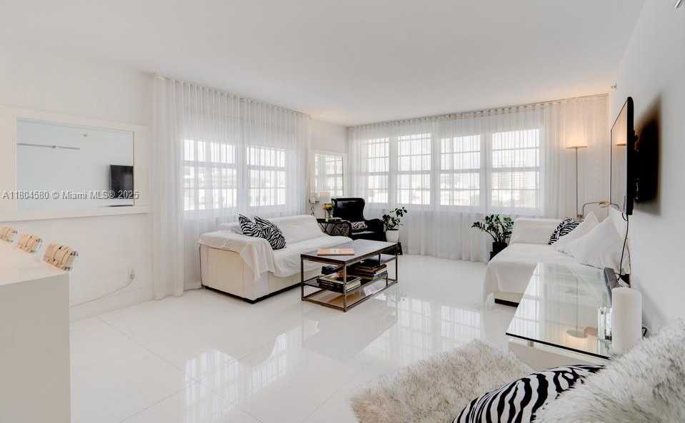 Small Image of 100 LINCOLN RD #614, Miami Beach Number 9