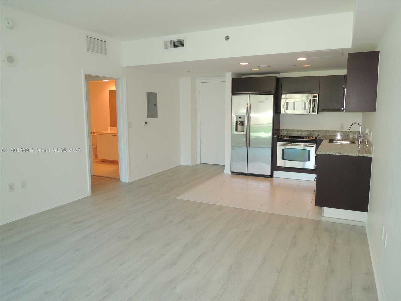 Small Image of 951 BRICKELL AVE #409, Miami Number 11
