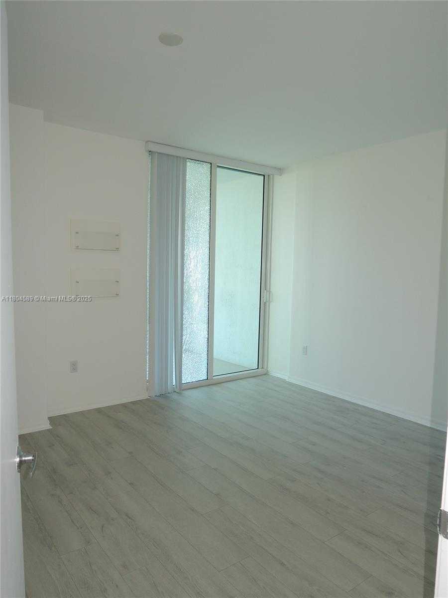 Small Image of 951 BRICKELL AVE #409, Miami Number 15