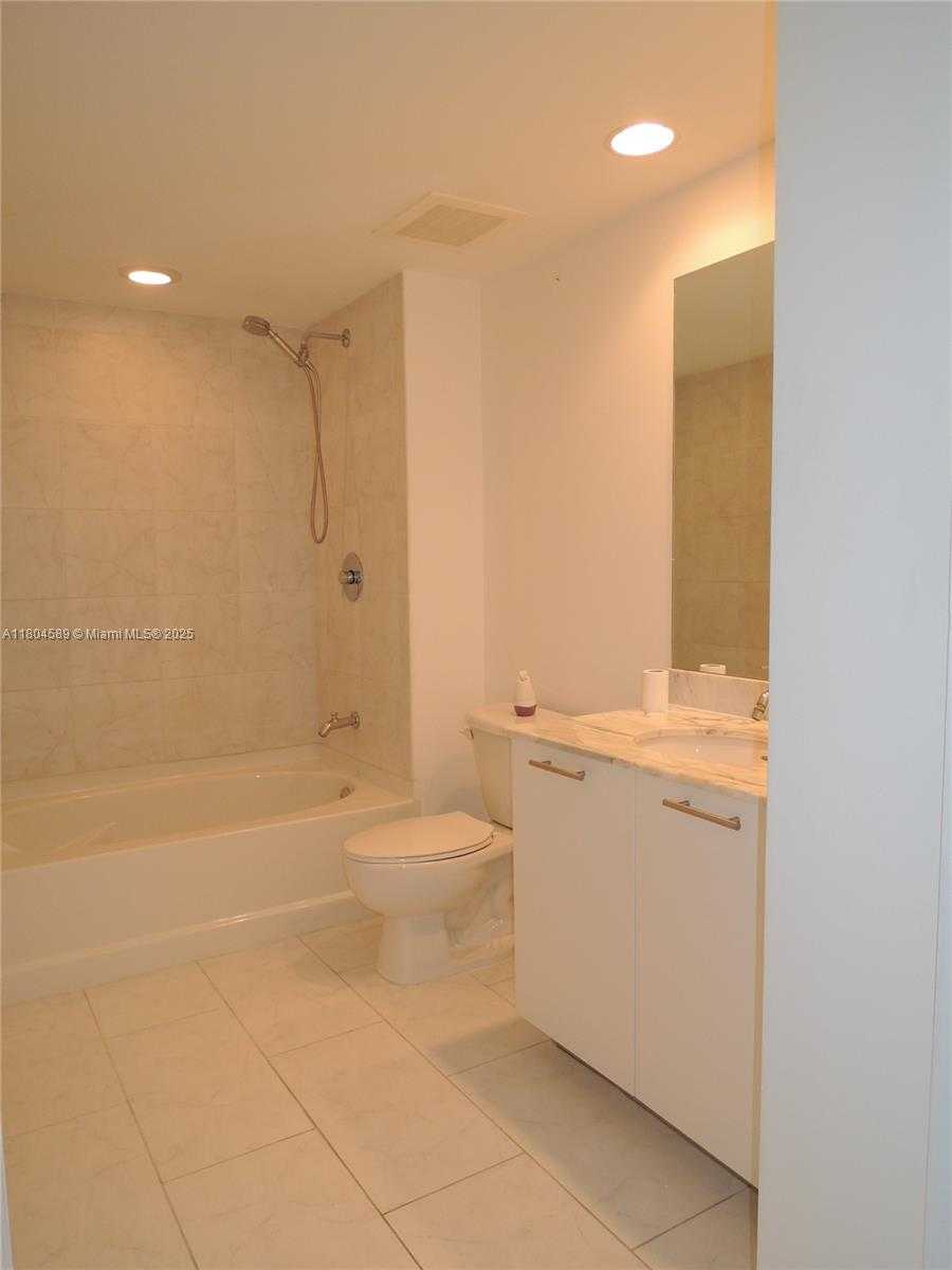 Small Image of 951 BRICKELL AVE #409, Miami Number 17