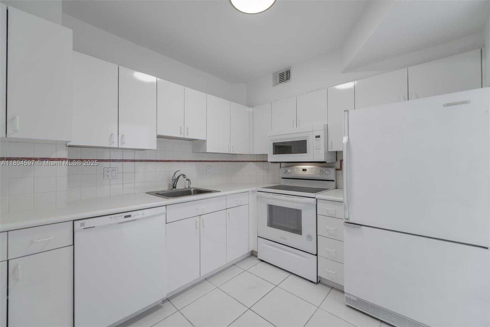Small Image of 1980 SOUTH OCEAN DR #18G, Hallandale Beach Number 11