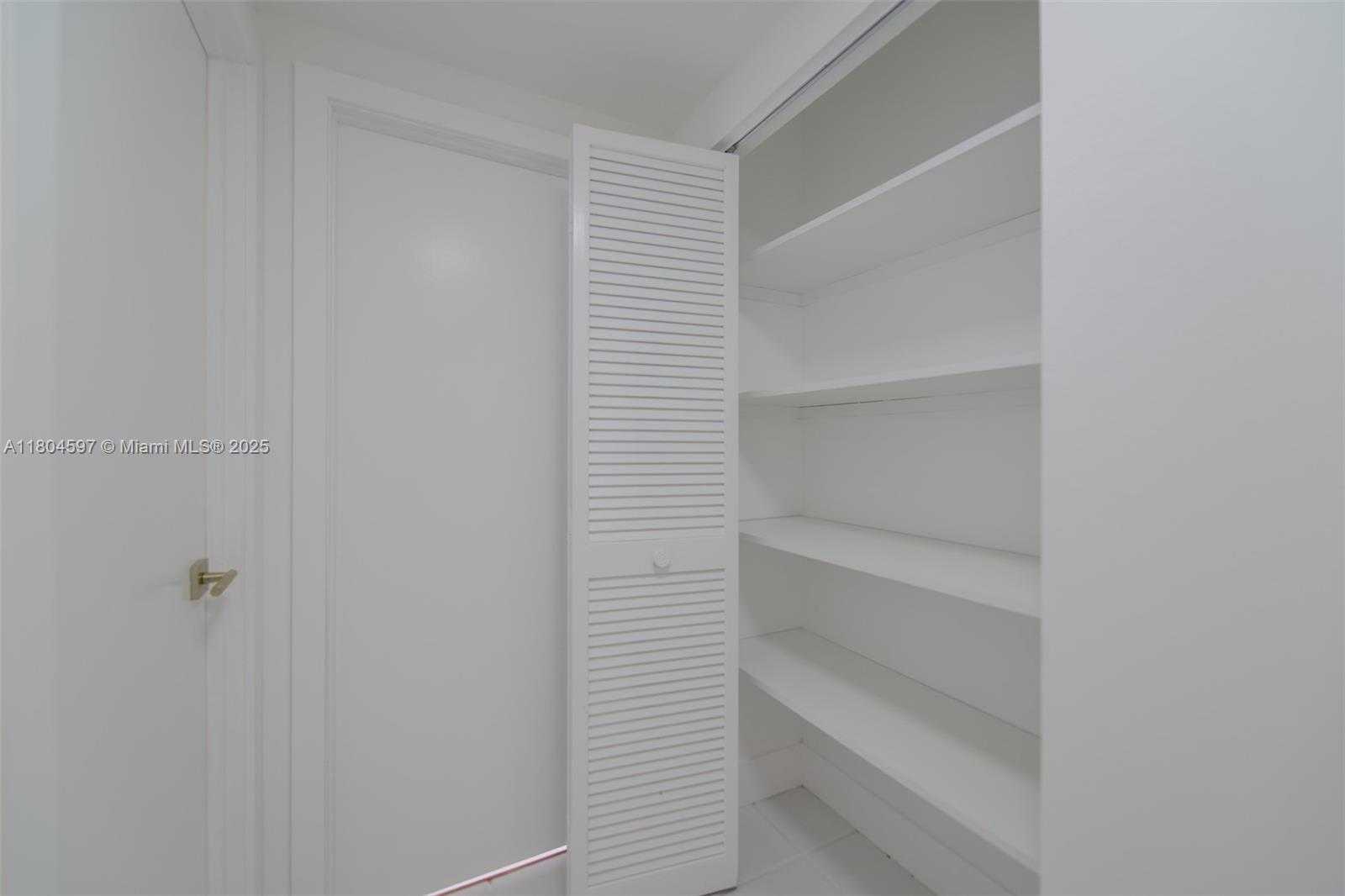 Small Image of 1980 SOUTH OCEAN DR #18G, Hallandale Beach Number 13