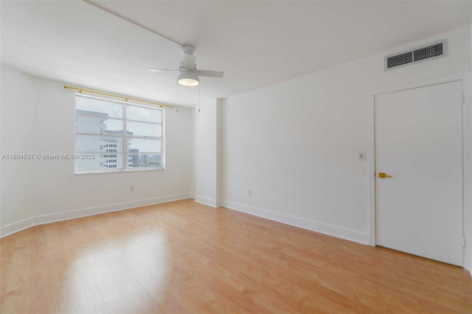 Small Image of 1980 SOUTH OCEAN DR #18G, Hallandale Beach Number 16