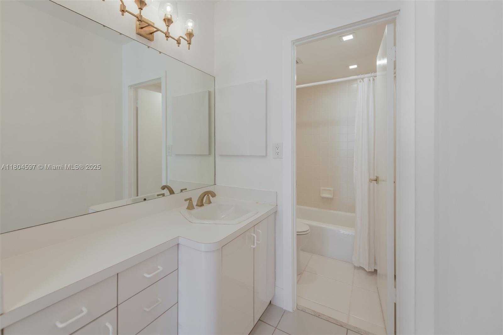 Small Image of 1980 SOUTH OCEAN DR #18G, Hallandale Beach Number 20