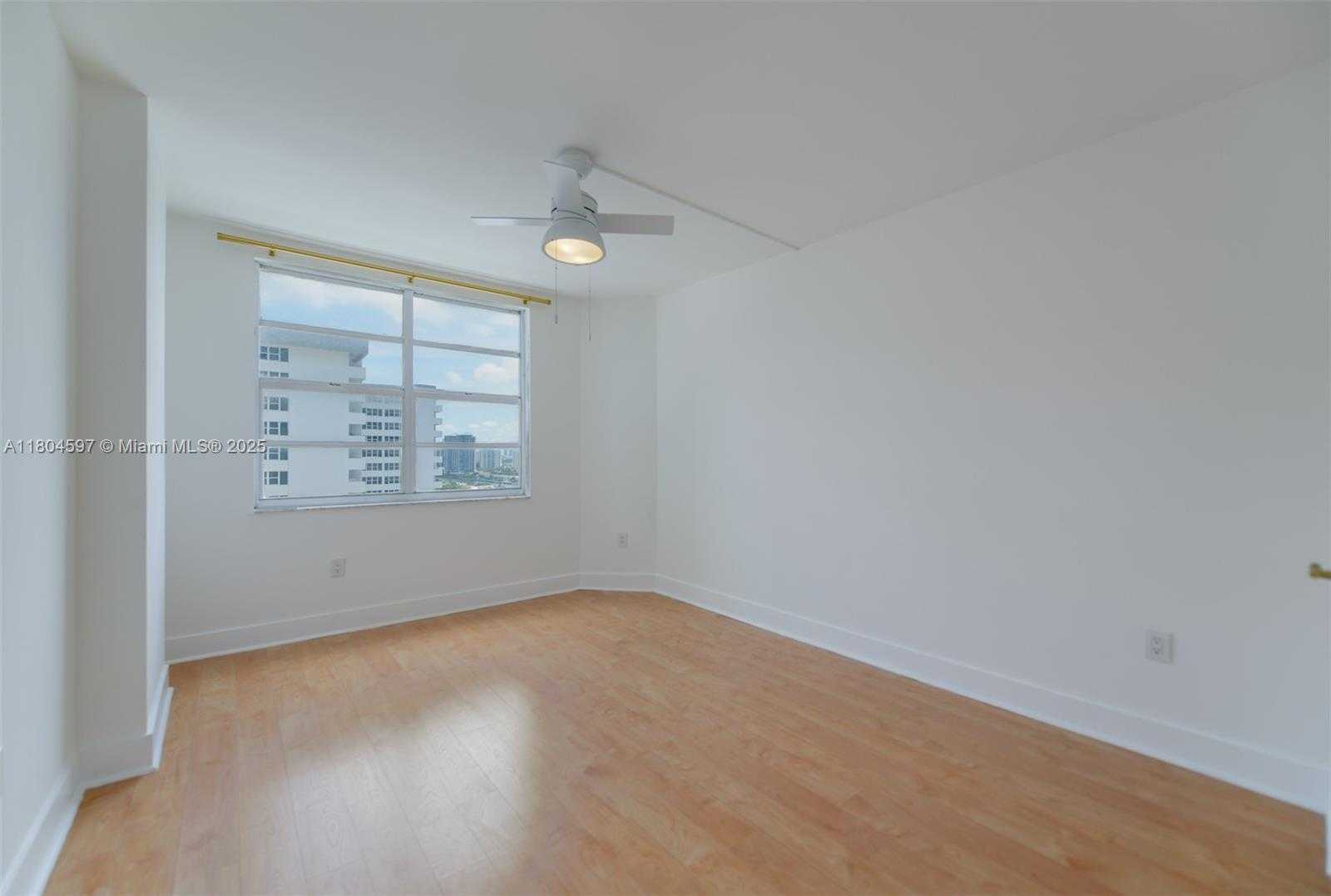 Small Image of 1980 SOUTH OCEAN DR #18G, Hallandale Beach Number 24