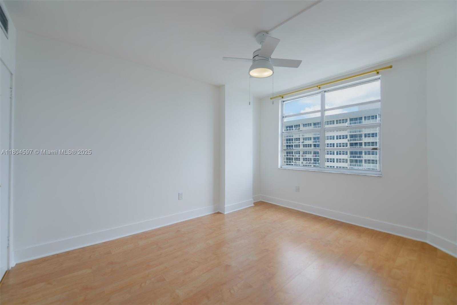Small Image of 1980 SOUTH OCEAN DR #18G, Hallandale Beach Number 25