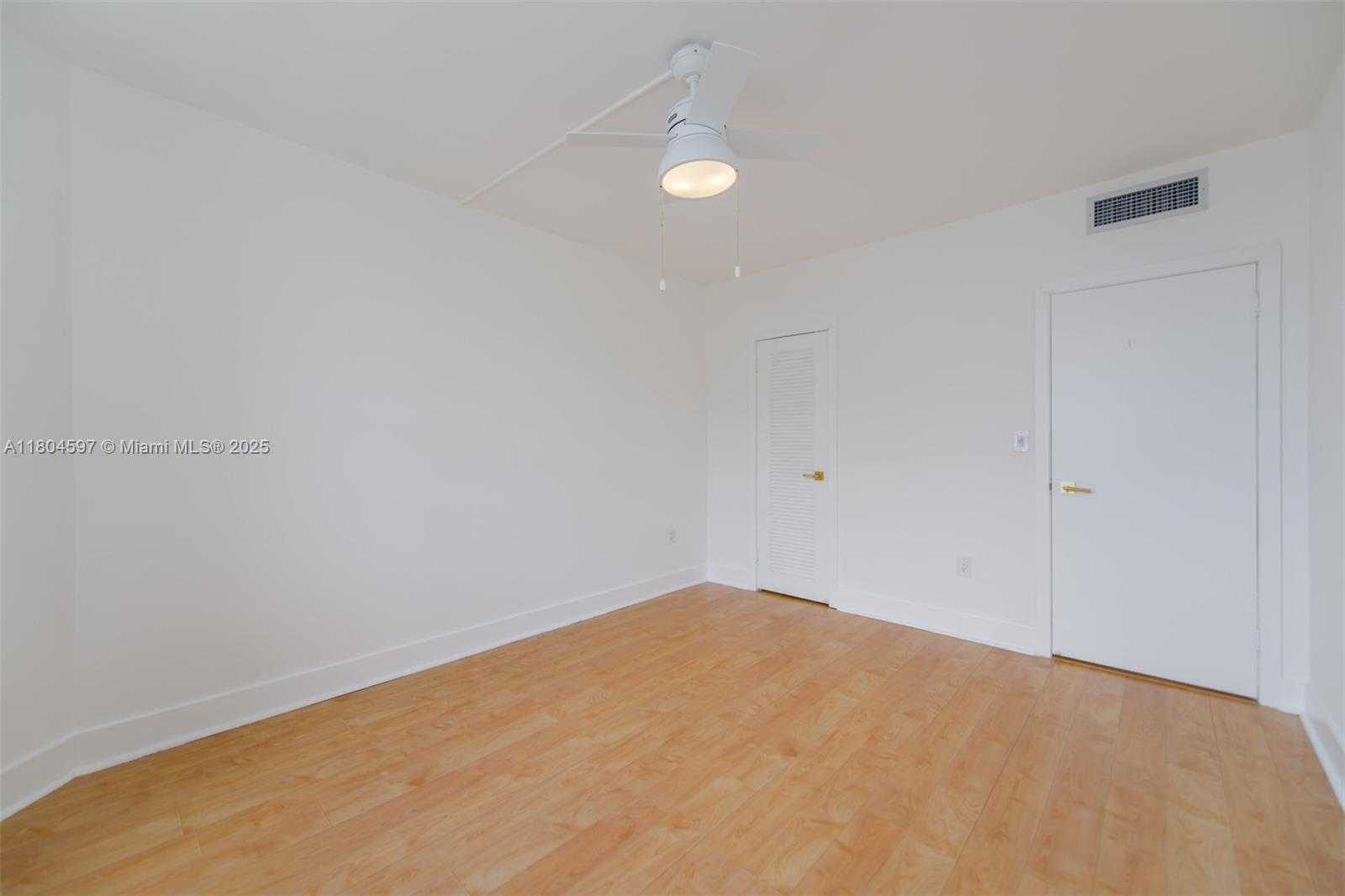 Small Image of 1980 SOUTH OCEAN DR #18G, Hallandale Beach Number 27