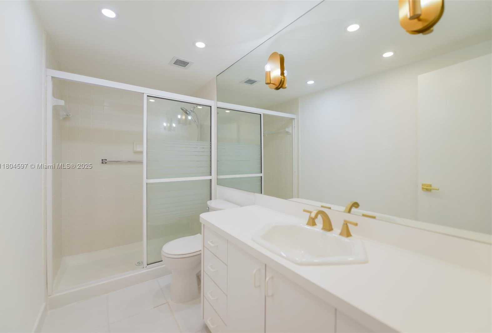 Small Image of 1980 SOUTH OCEAN DR #18G, Hallandale Beach Number 30