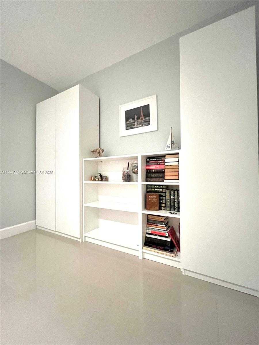 Small Image of 500 THREE ISLANDS BLVD #721, Hallandale Beach Number 15