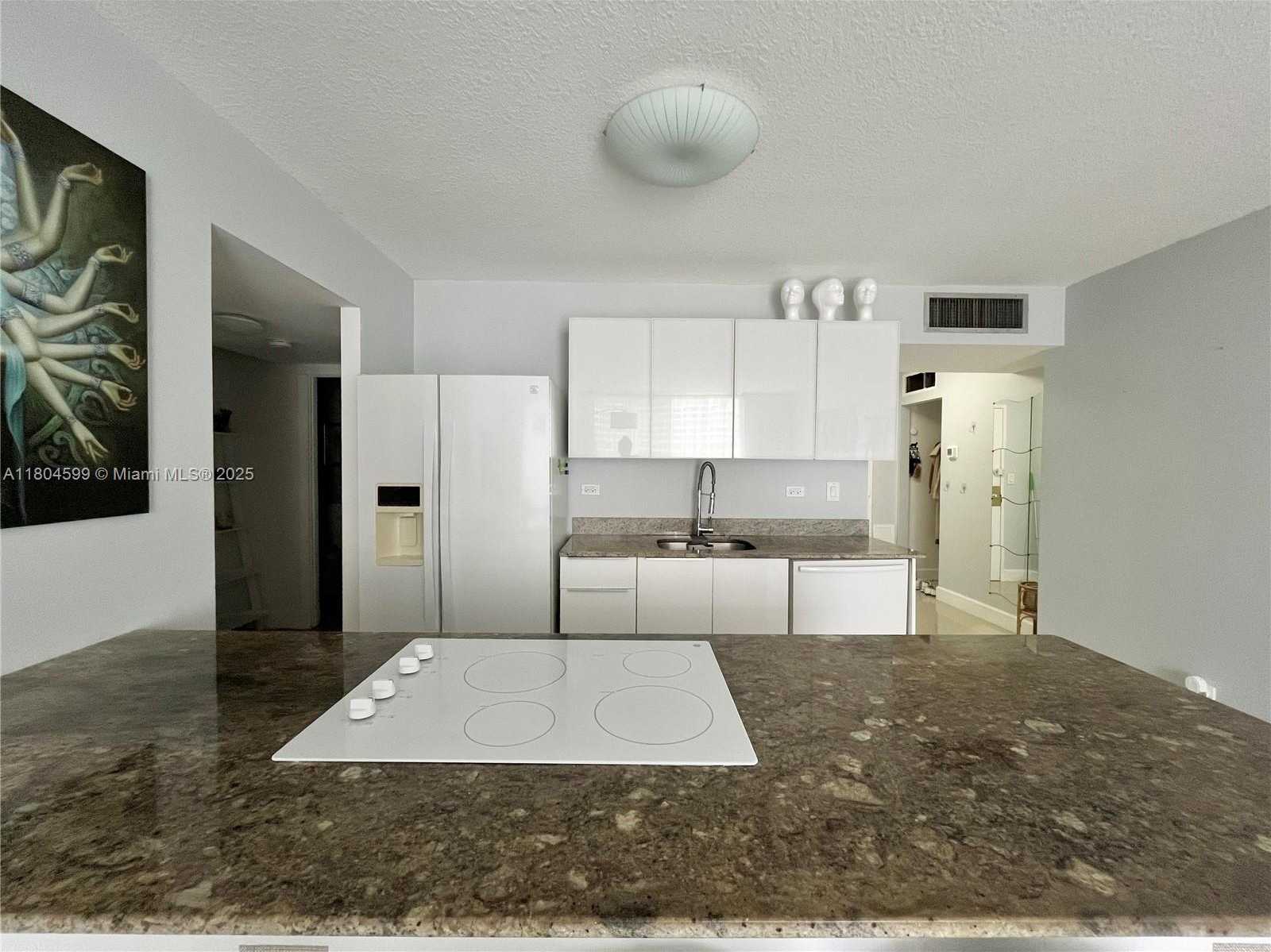 Small Image of 500 THREE ISLANDS BLVD #721, Hallandale Beach Number 4