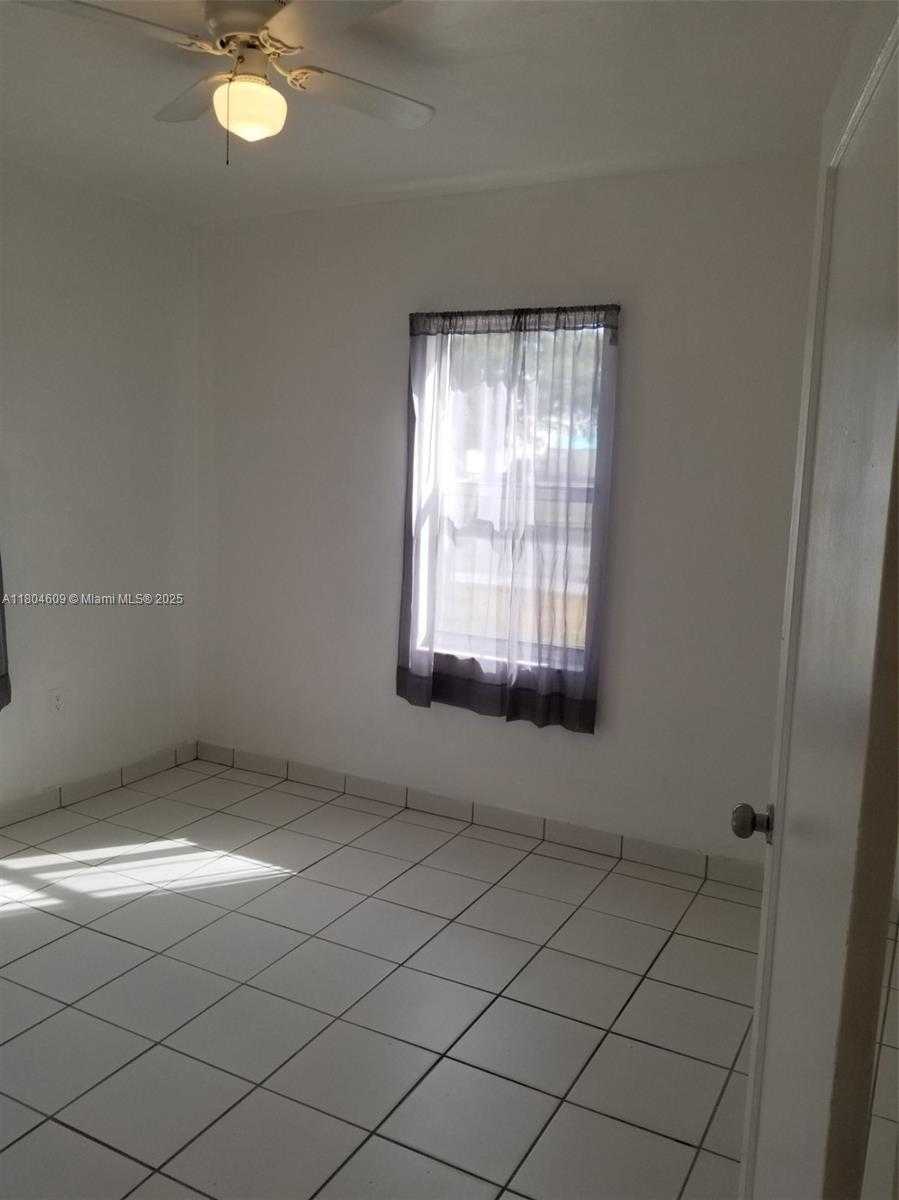 Small Image of 1215 NORTH EAST 127TH ST, North Miami Number 10