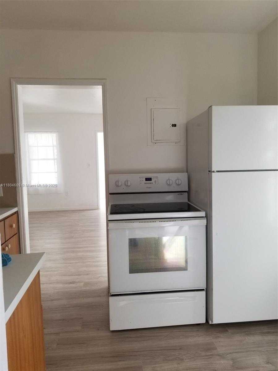 Small Image of 1215 NORTH EAST 127TH ST, North Miami Number 12