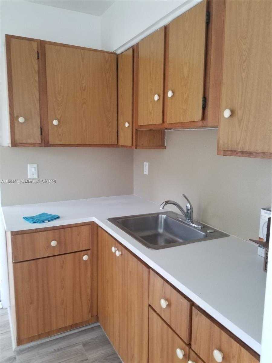 Small Image of 1215 NORTH EAST 127TH ST, North Miami Number 13