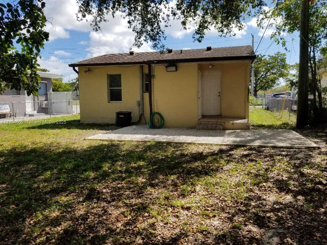 Small Image of 1215 NORTH EAST 127TH ST, North Miami Number 15