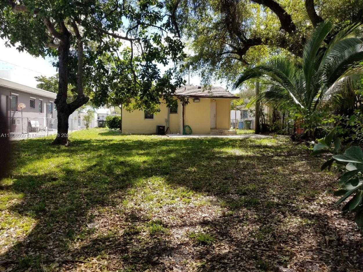 Small Image of 1215 NORTH EAST 127TH ST, North Miami Number 16