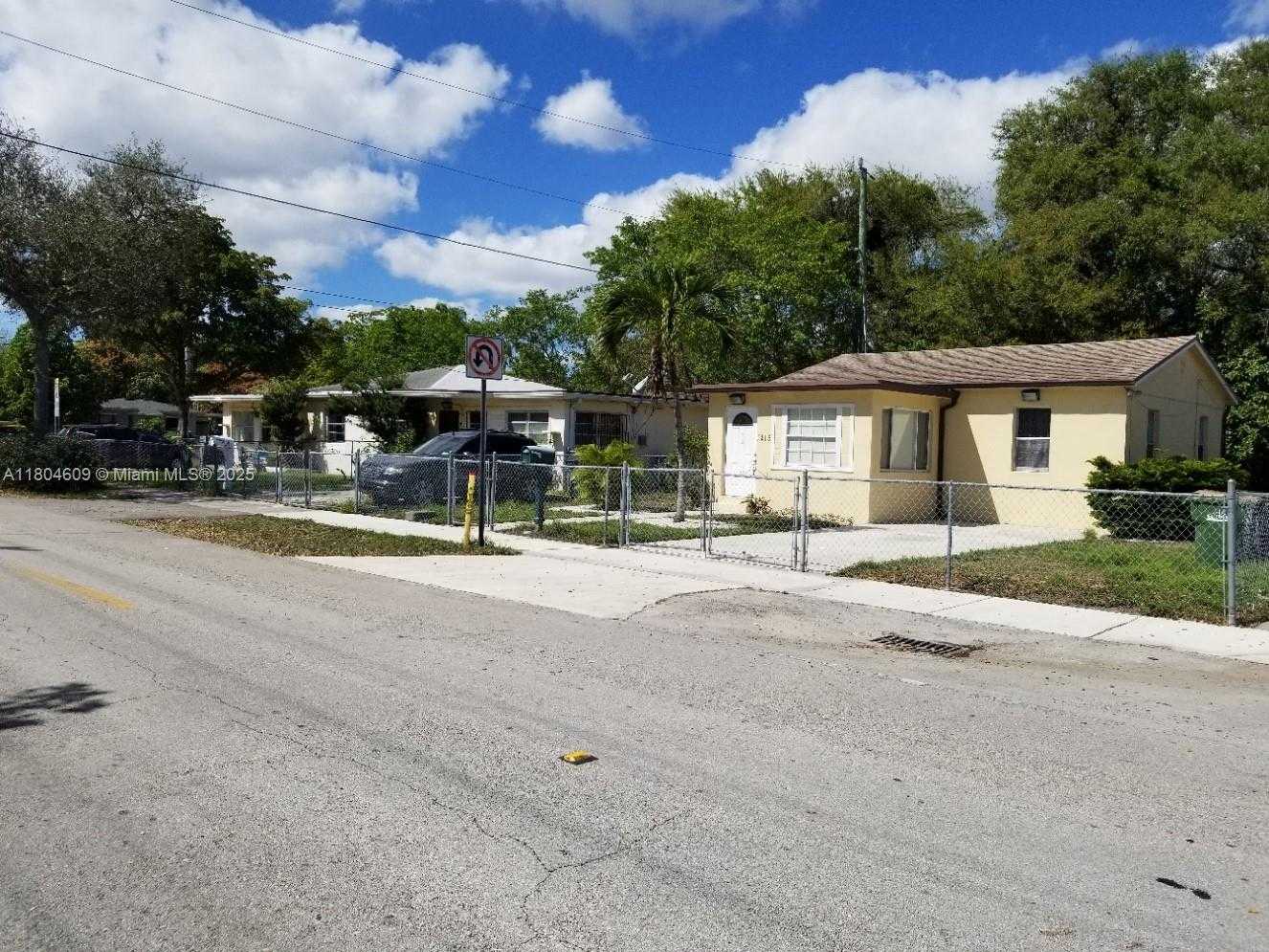 Small Image of 1215 NORTH EAST 127TH ST, North Miami Number 17