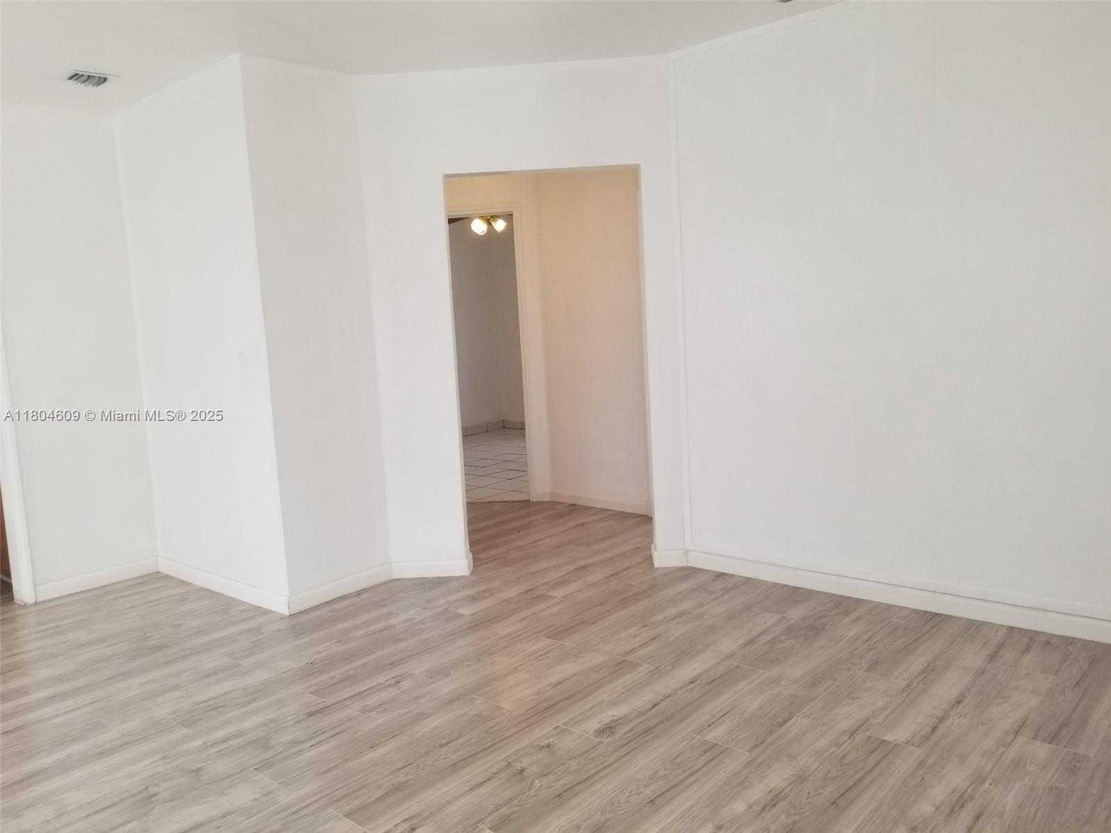 Small Image of 1215 NORTH EAST 127TH ST, North Miami Number 6