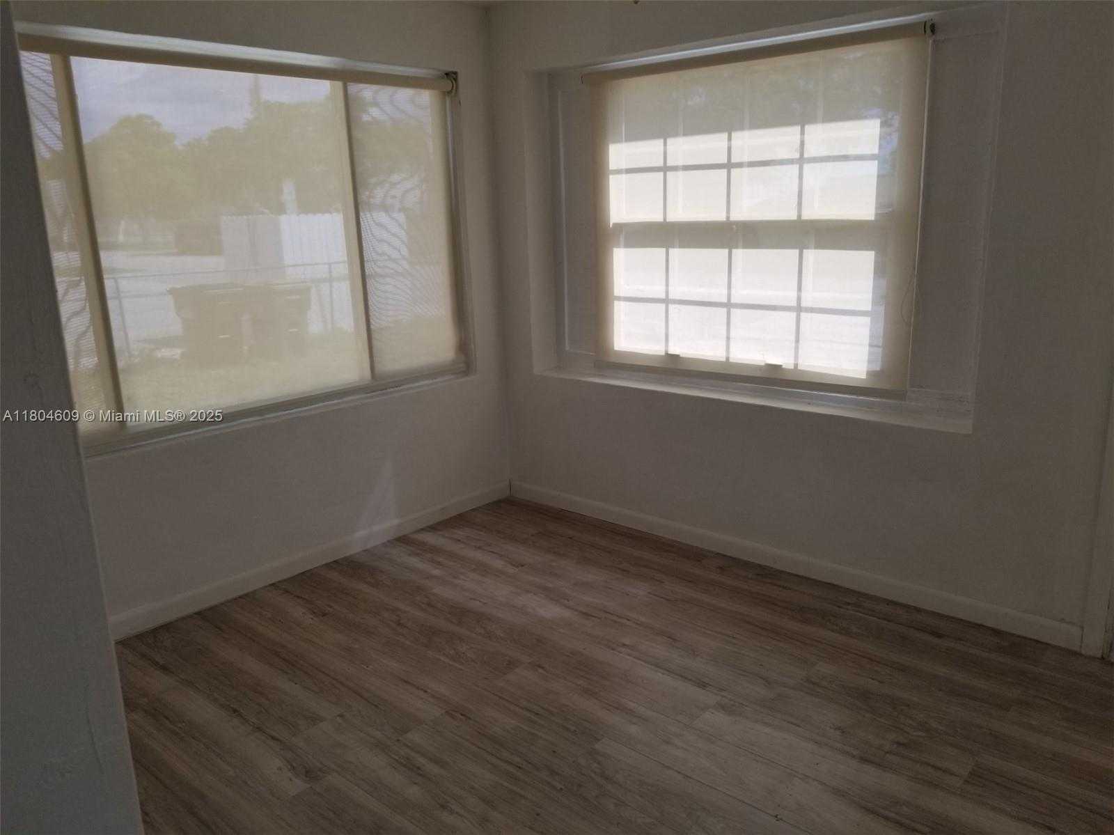 Small Image of 1215 NORTH EAST 127TH ST, North Miami Number 8