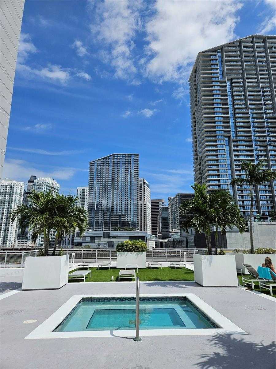 Small Image of 690 SOUTH WEST 1ST CT #1915, Miami Number 13