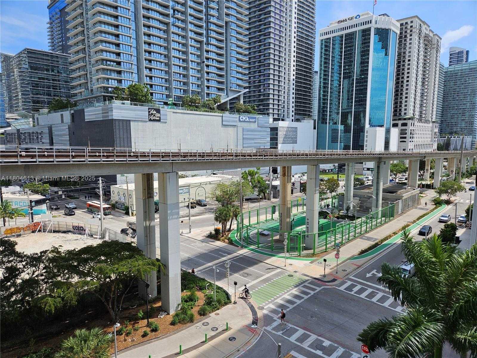 Small Image of 690 SOUTH WEST 1ST CT #1915, Miami Number 14