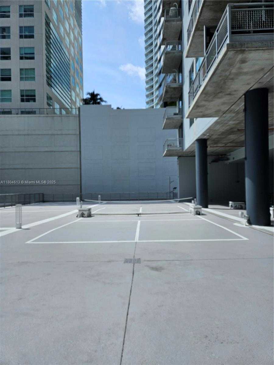 Small Image of 690 SOUTH WEST 1ST CT #1915, Miami Number 3