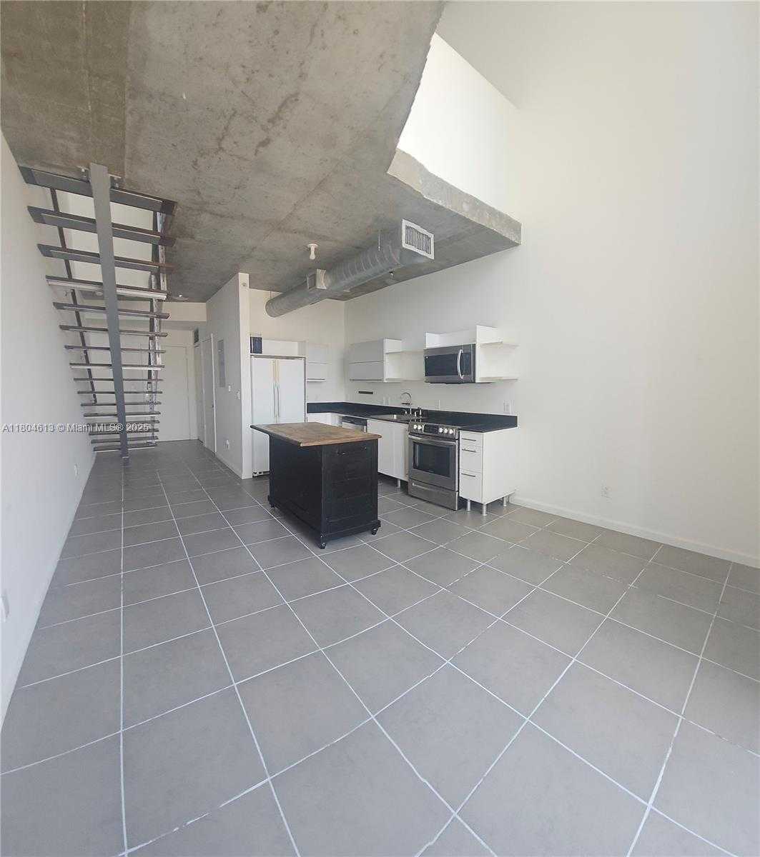 Small Image of 690 SOUTH WEST 1ST CT #1915, Miami Number 89
