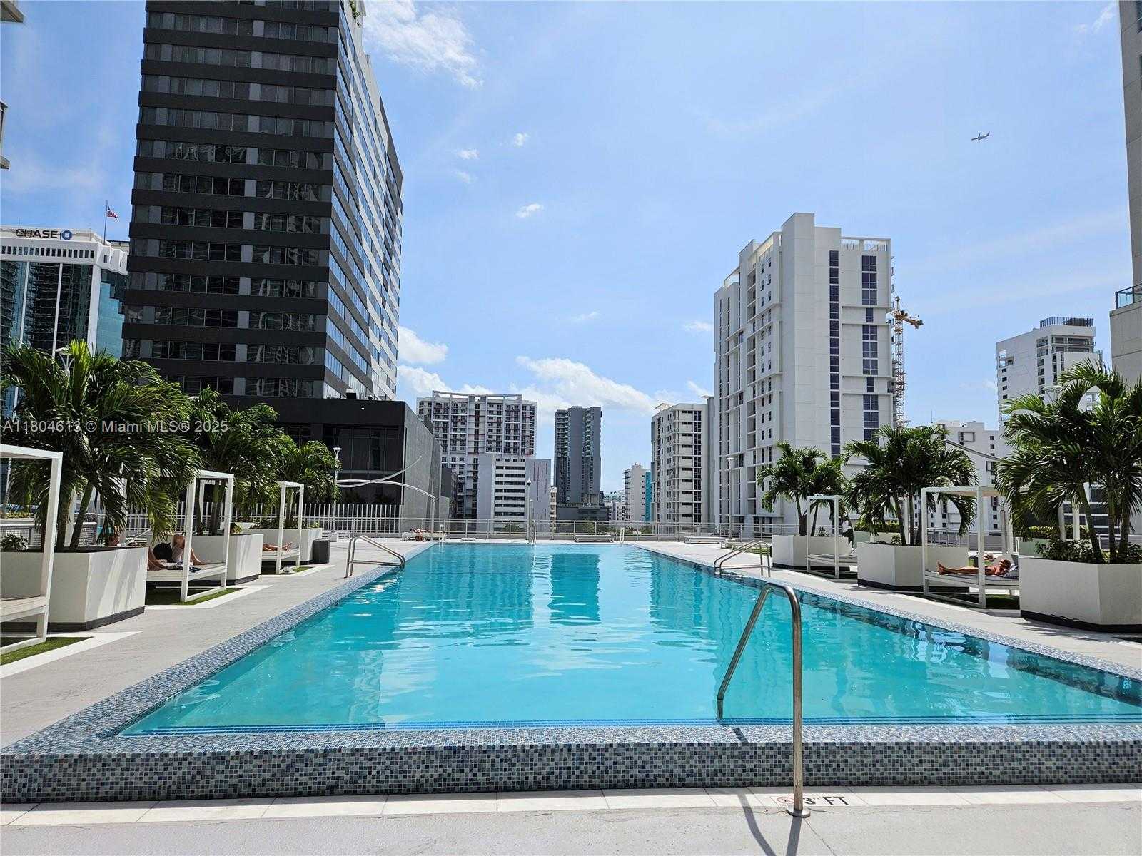Small Image of 690 SOUTH WEST 1ST CT #1915, Miami Number 9