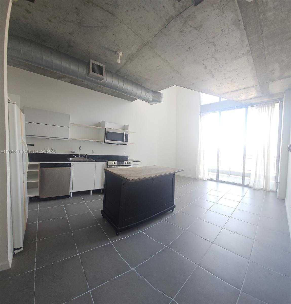 Small Image of 690 SOUTH WEST 1ST CT #1915, Miami Number 90