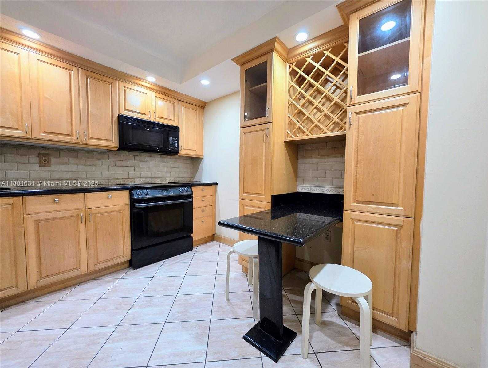 Small Image of 2780 NORTH EAST 183RD ST #1111, Aventura Number 3