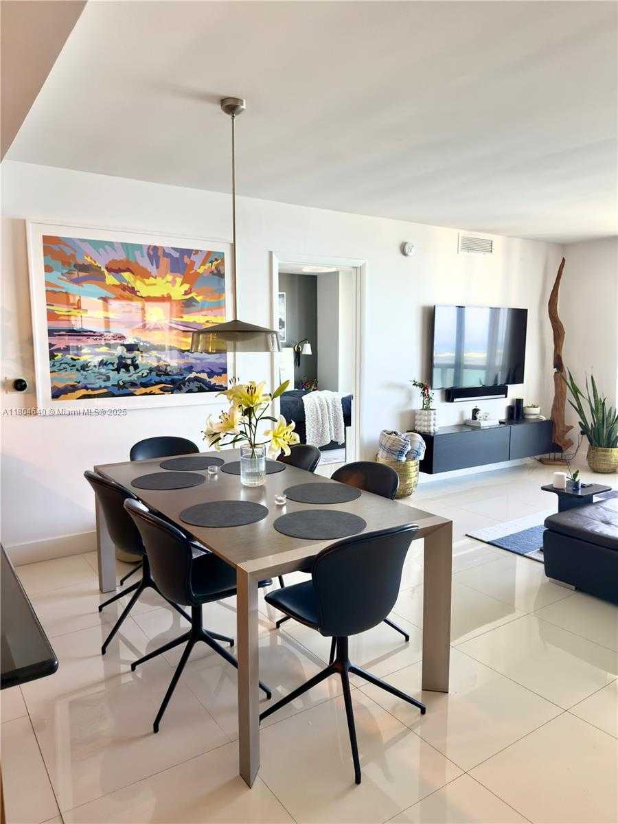 Small Image of 50 BISCAYNE BLVD #4810, Miami Number 6