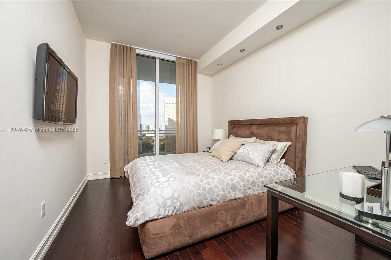 Small Image of 901 BRICKELL KEY BLVD #3106, Miami Number 22