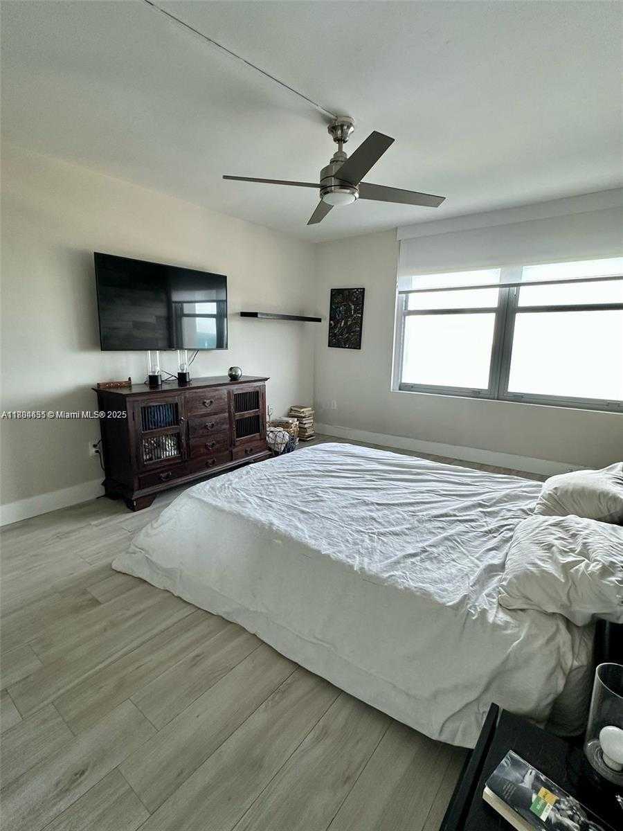 Small Image of 2899 COLLINS AVE #837, Miami Beach Number 10