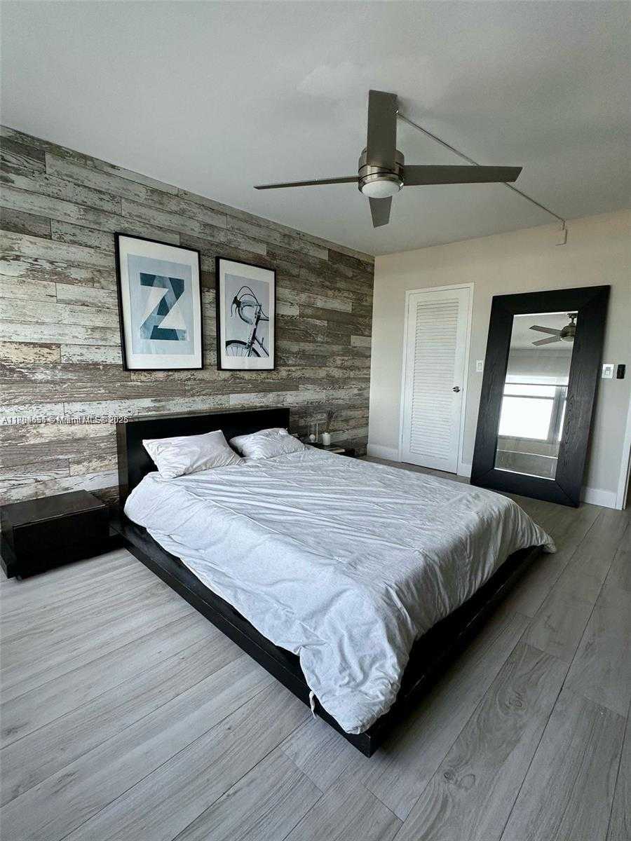 Small Image of 2899 COLLINS AVE #837, Miami Beach Number 7