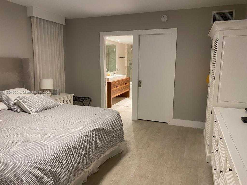 Small Image of 2301 COLLINS AVE #738, Miami Beach Number 13