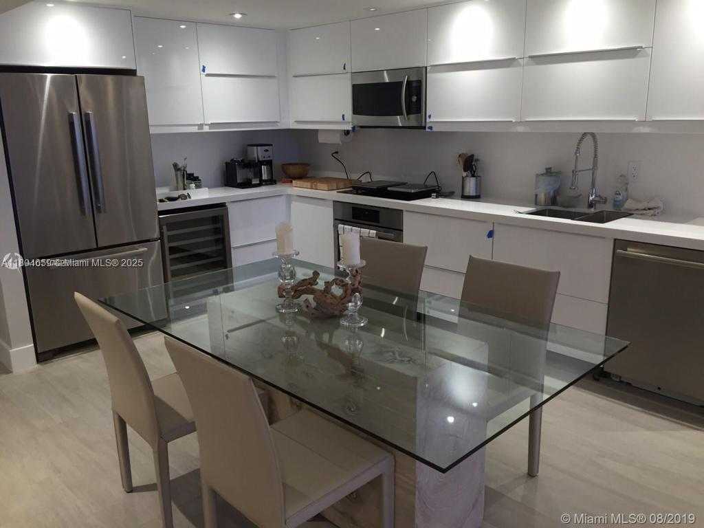 Small Image of 2301 COLLINS AVE #738, Miami Beach Number 3
