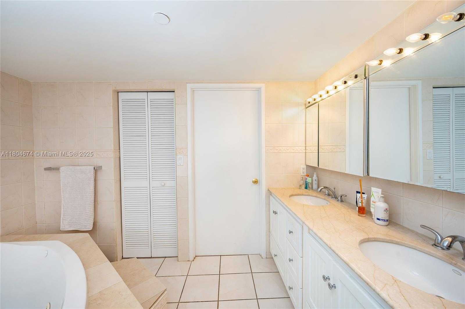 Small Image of 151 CRANDON BLVD #524, Key Biscayne Number 12