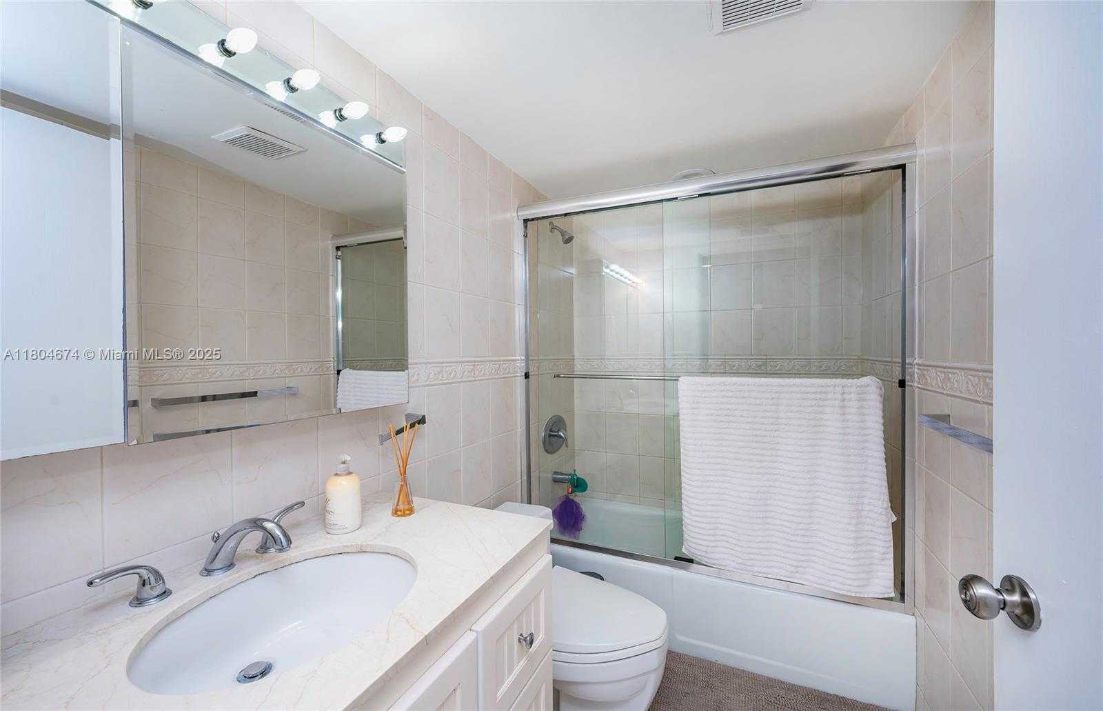 Small Image of 151 CRANDON BLVD #524, Key Biscayne Number 17