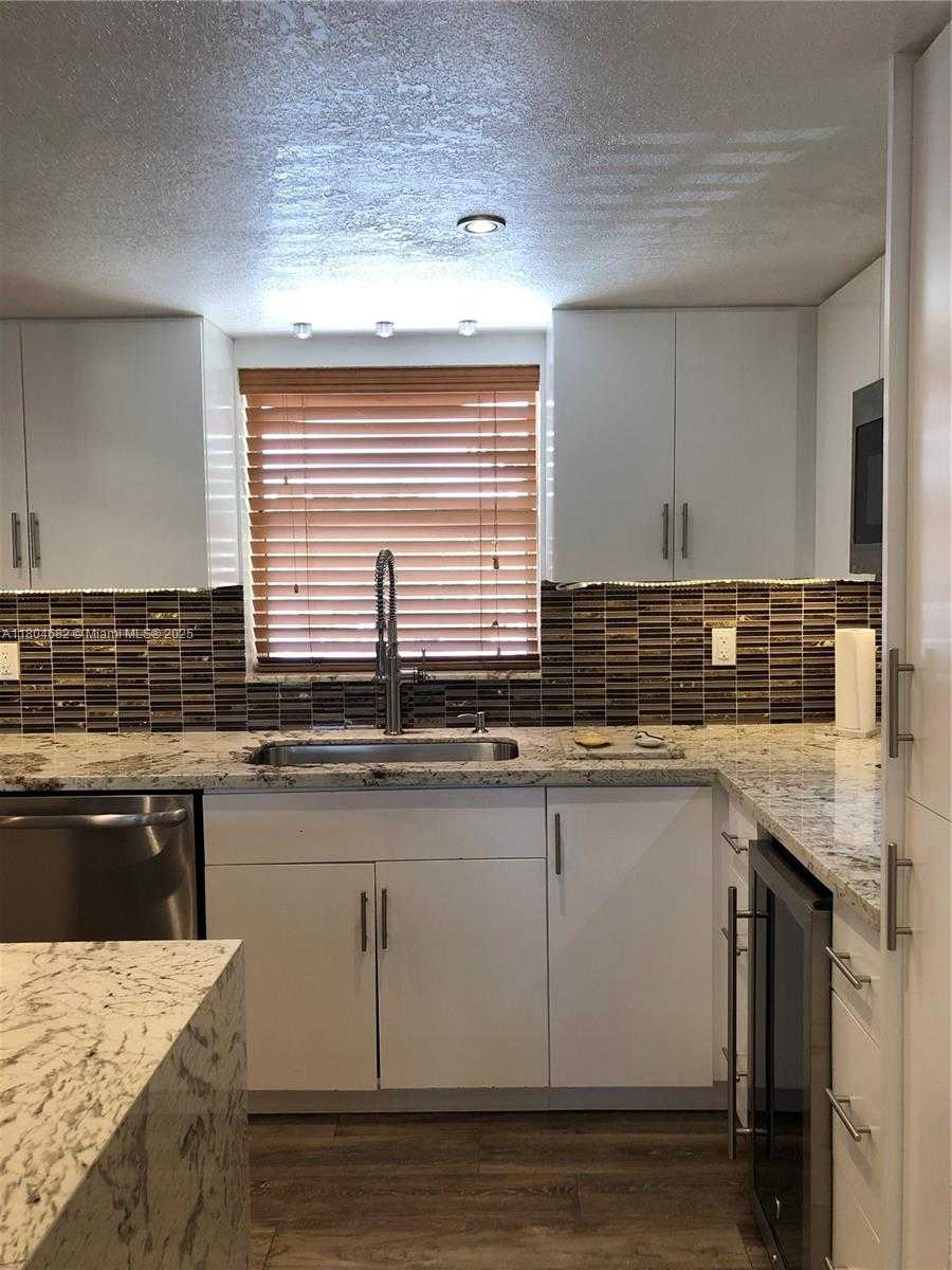 Small Image of 40 NORTH WEST 87TH AVE #D210, Miami Number 24
