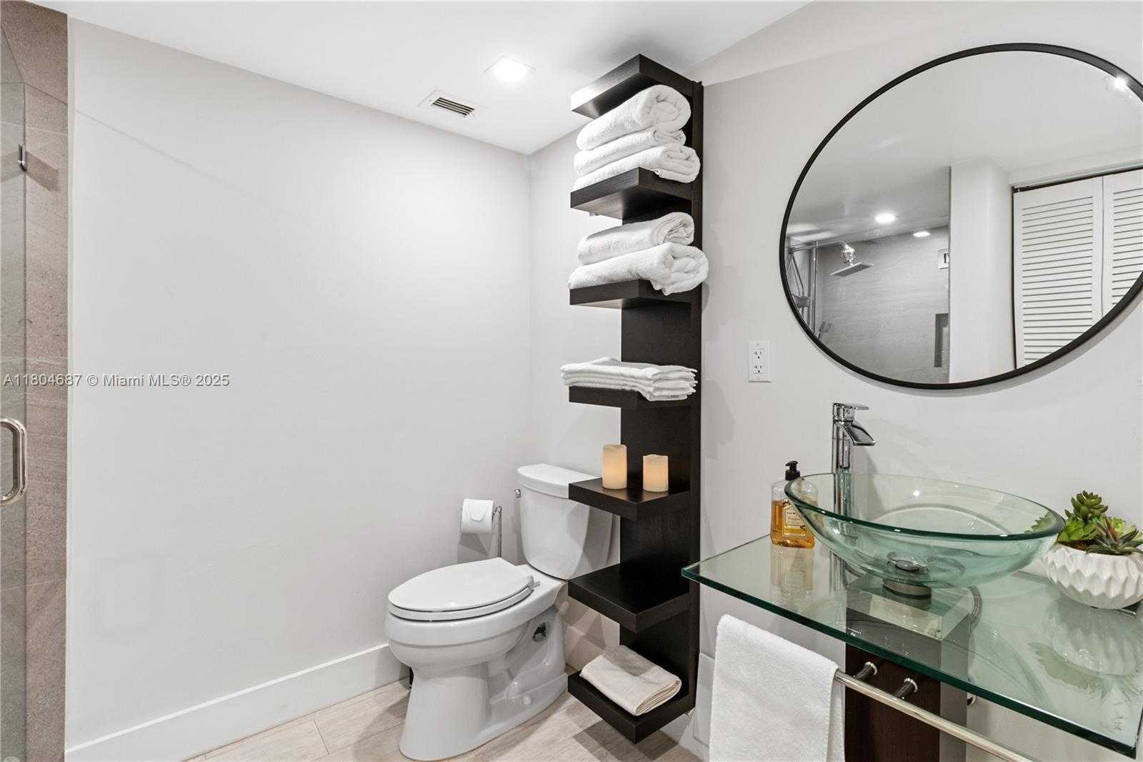 Small Image of 2301 COLLINS AVE #403, Miami Beach Number 10