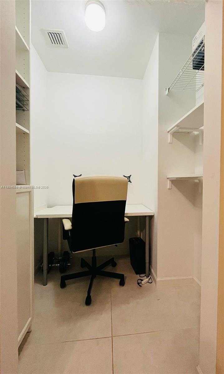 Imagen de Pequeño Objeto