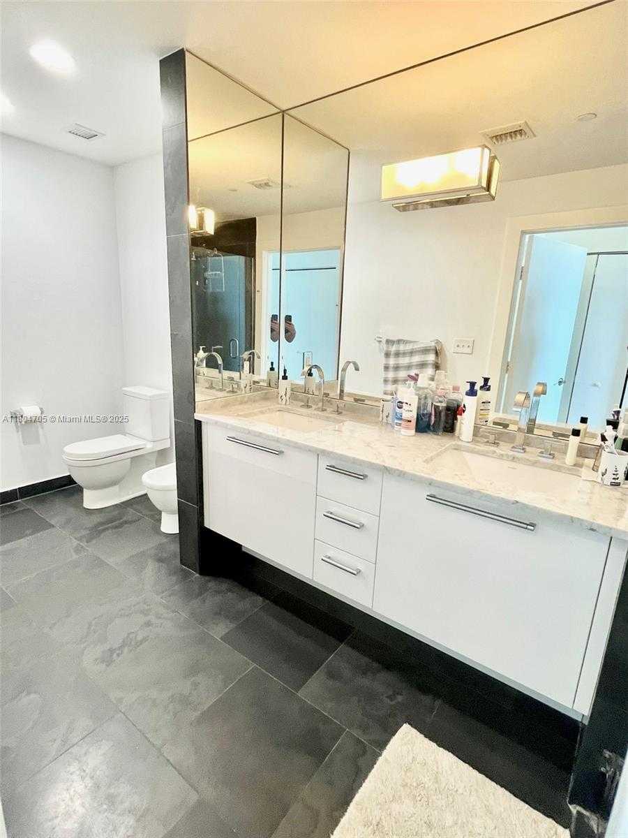 Small Image of 900 BISCAYNE BLVD #5309, Miami Number 13