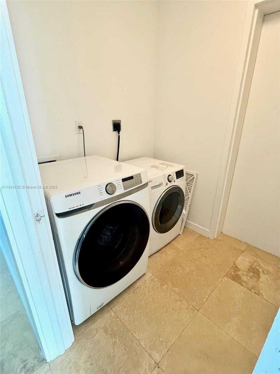 Small Image of 900 BISCAYNE BLVD #5309, Miami Number 21