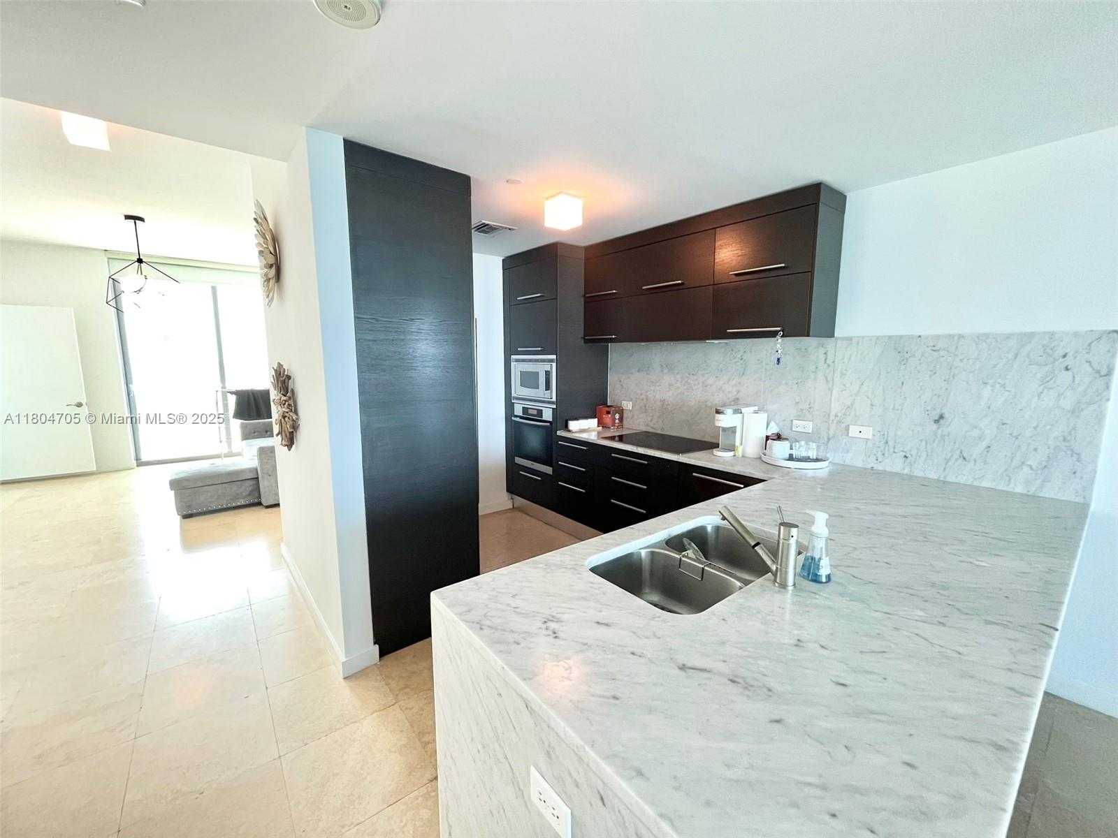 Small Image of 900 BISCAYNE BLVD #5309, Miami Number 7