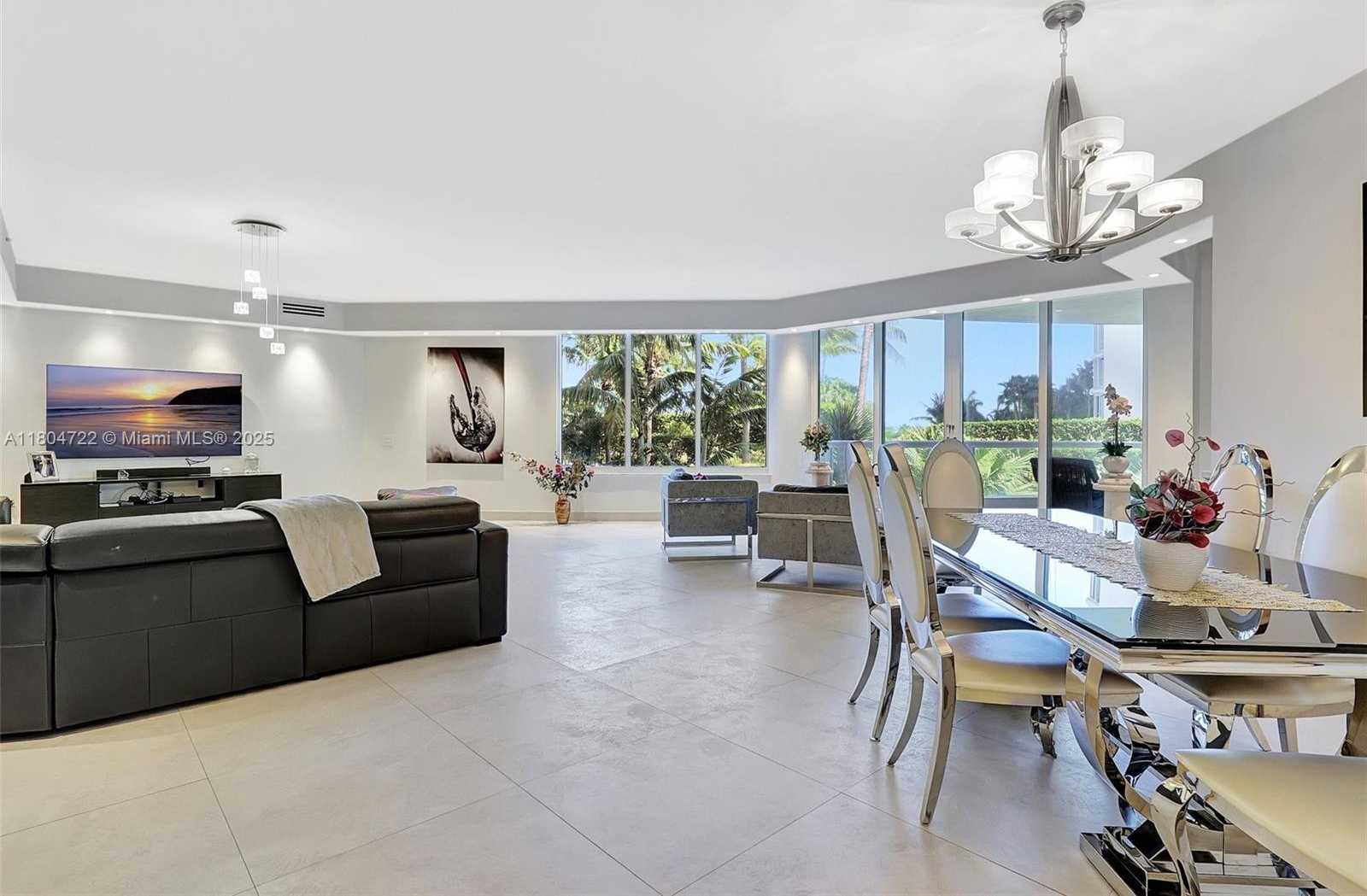 Small Image of 21200 POINT PL #403, Aventura Number 16