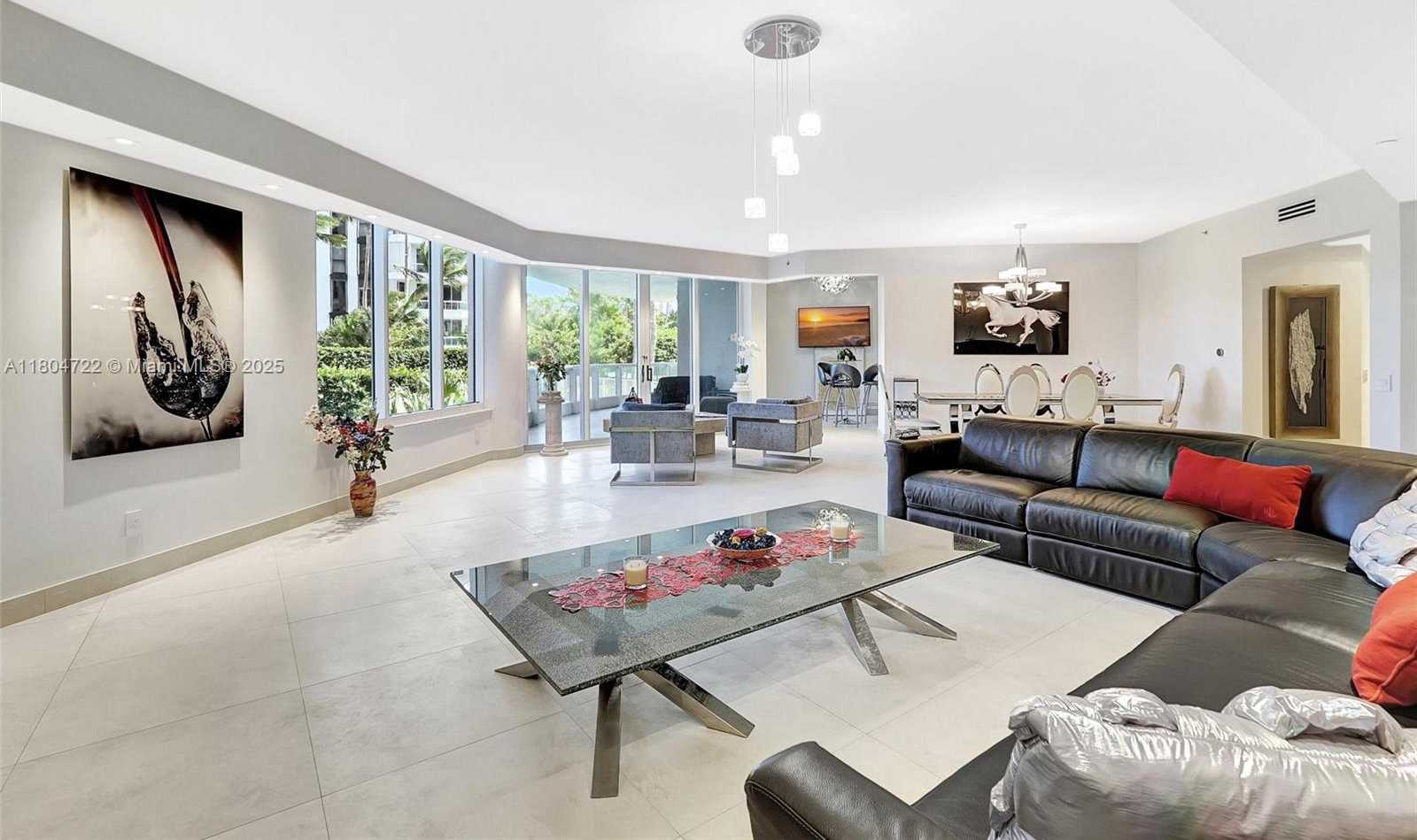 Small Image of 21200 POINT PL #403, Aventura Number 2