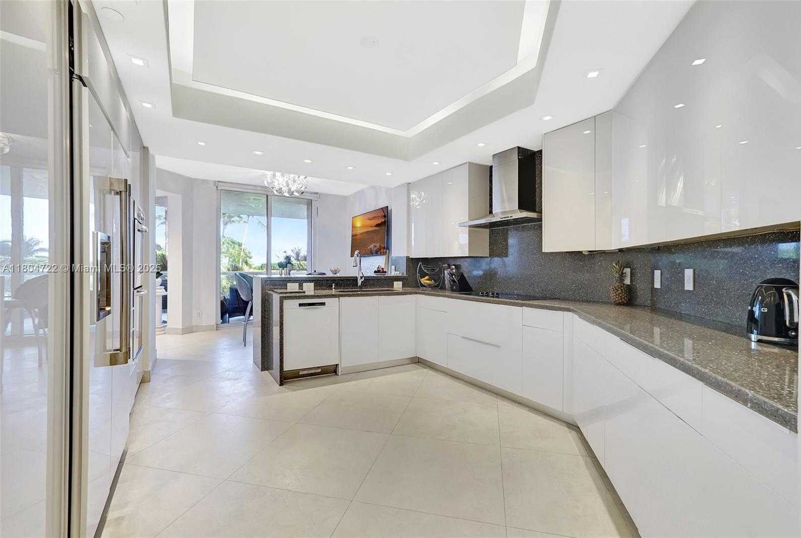 Small Image of 21200 POINT PL #403, Aventura Number 26