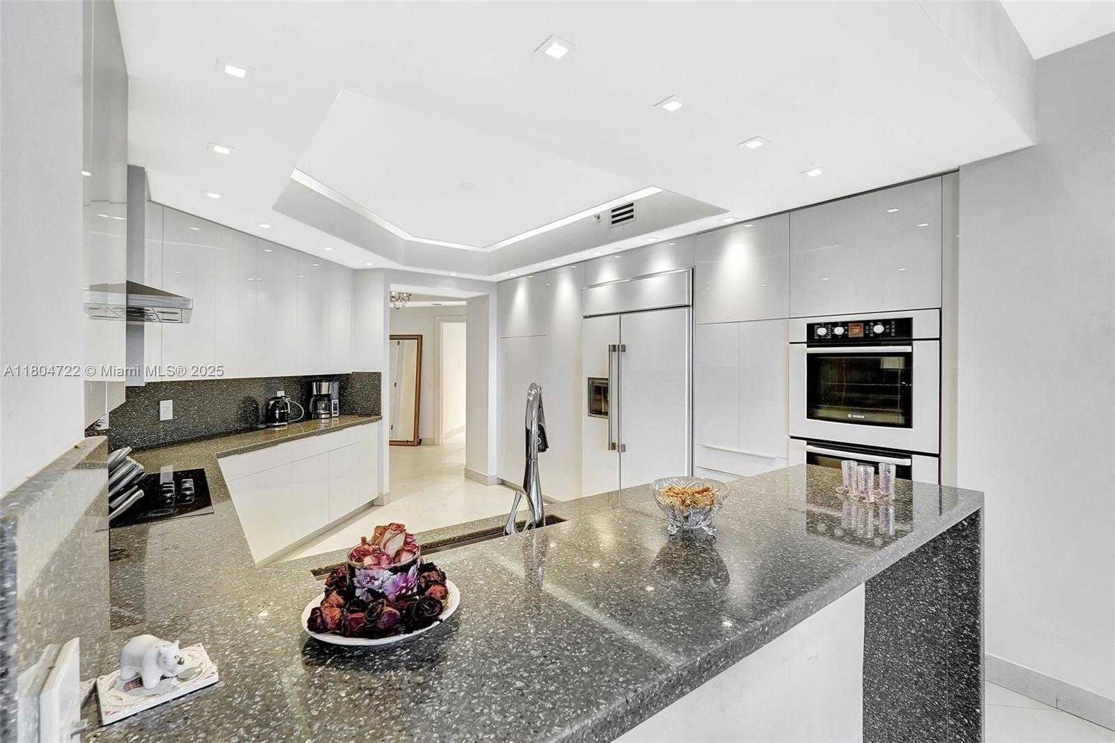 Small Image of 21200 POINT PL #403, Aventura Number 27