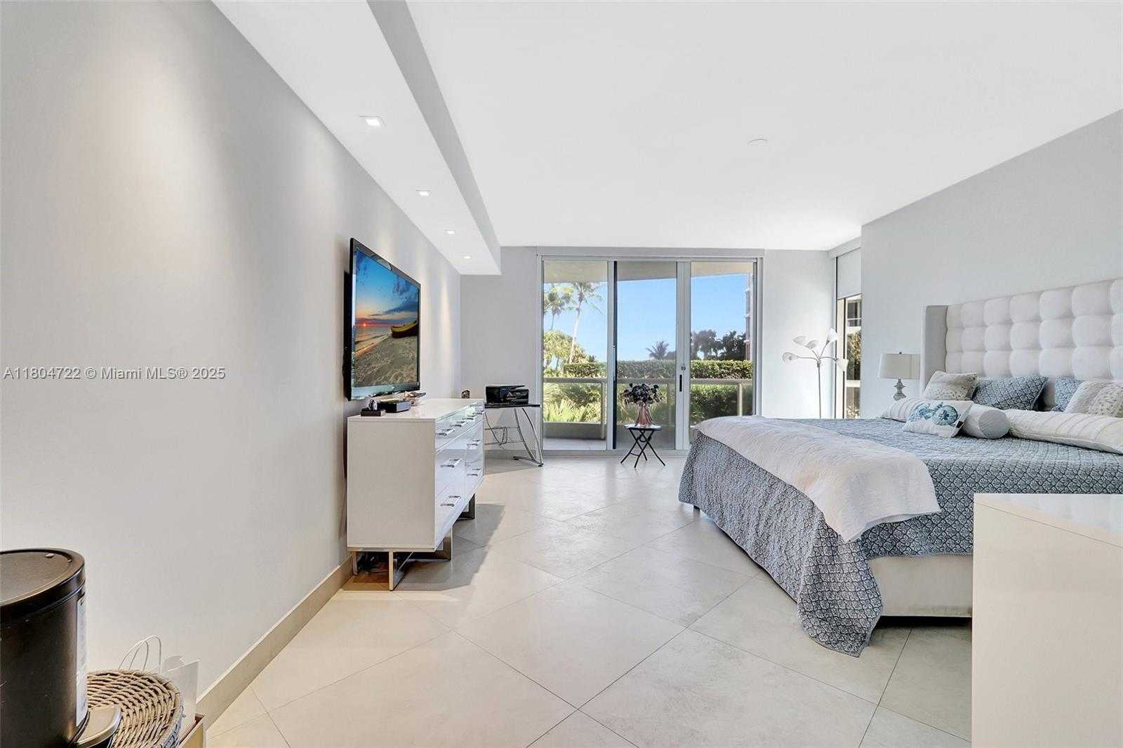 Small Image of 21200 POINT PL #403, Aventura Number 34